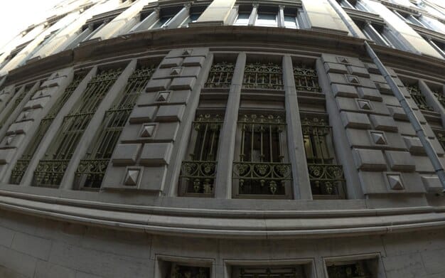 A photo of the Federal Reserve building, symbolizing the central bank's role in managing inflation.